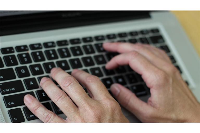 Auskünfte online einzuholen ist bequem – doch man sollte genau hinschauen, wer die Webseite betreibt.