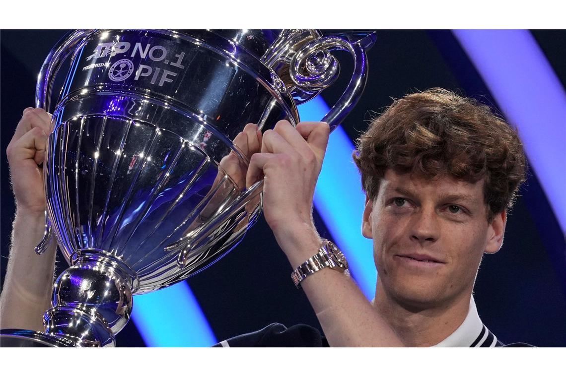 Becker-Besuch in Turin: Ex-Wimbledonsieger ehrt Sinner Ausnahmekönner: Jannik Sinner ist derzeit der beste ATP-Spieler.