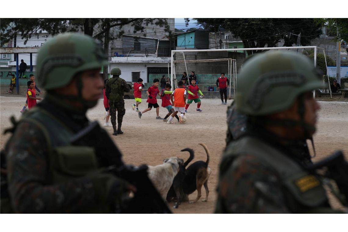 Ausnahmezustand in Guatemala: Soldaten patrouillieren nach Eskalation der Bandengewalt