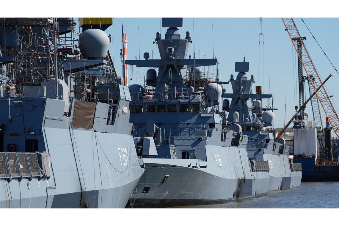 Sabotageversuch an Marineschiff: Strahlkies im Motorblock