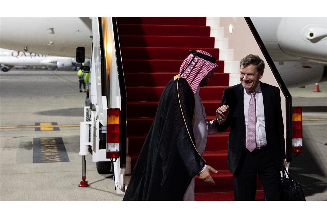 Israel vs. Iran: Was der Krieg mit Deutschland zu tun hat Außenminister Johann Wadephul (CDU) auf Vermittlungsmission im Golfemirat Katar. (Archivbild)