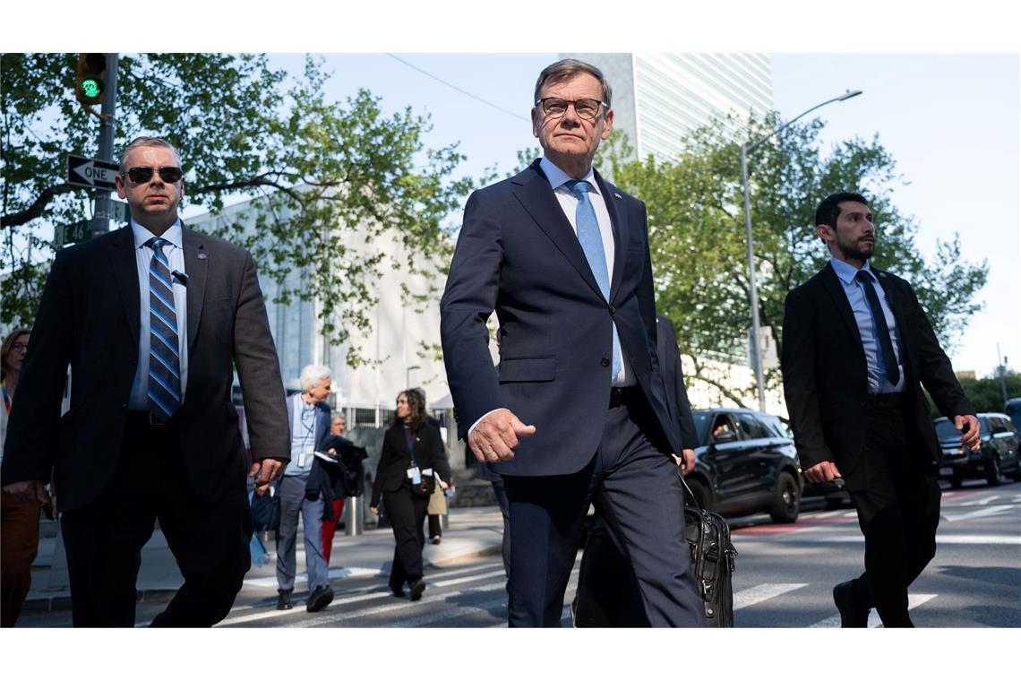 Außenminister Johann Wadephul (CDU) besucht die Vereinten Nationen in New York. Es ist auch eine Werbetour für die deutsche Kandidatur für einen nichtständigen Sitz im UN-Sicherheitsrat.