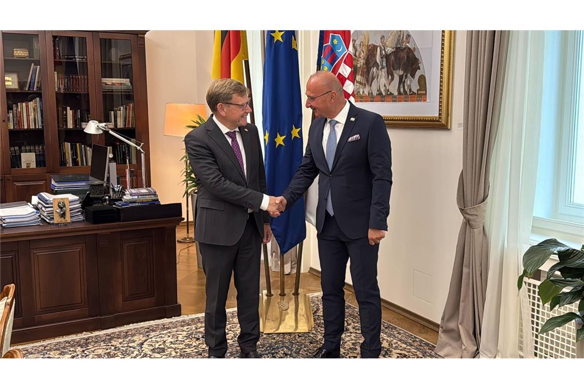 Wadephul will EU-Prozess für Westbalkanländer ankurbeln Außenminister Johann Wadephul (CDU) wird von seinem kroatischen Kollegen Gordan Grlic Radman in der Hauptstadt Zagreb zum Antrittsbesuch empfangen.