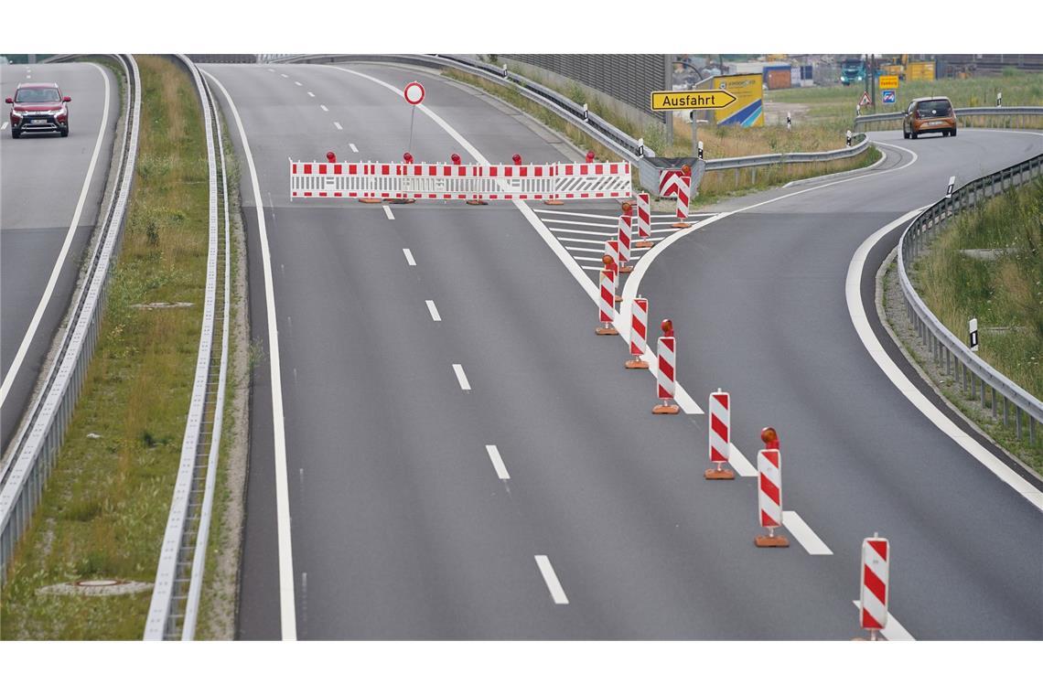 Sperrung der A21 bei Bargteheide in Richtung Süden Autofahrer auf der A21 müssen am Wochenende vor Bargteheide in Fahrtrichtung Süden mit Behinderungen rechnen. (Archivbild)