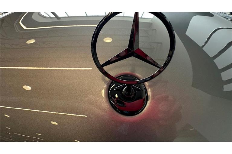 Autos von Mercedes-Benz kommen bei wohlhabenden US-Kunden gut an. (Archivbild)