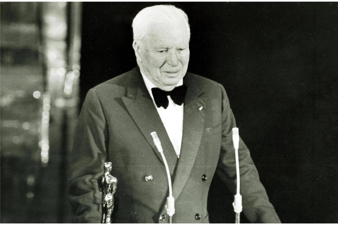 Diese 20 Oscar-Momente sind unvergessen <b>1972:</b> Ehren-Oscar für eine Ikone – Charlie Chaplin wird mit zwölfminütigem Applaus bedacht, als er für sein Lebenswerk ausgezeichnet wird.