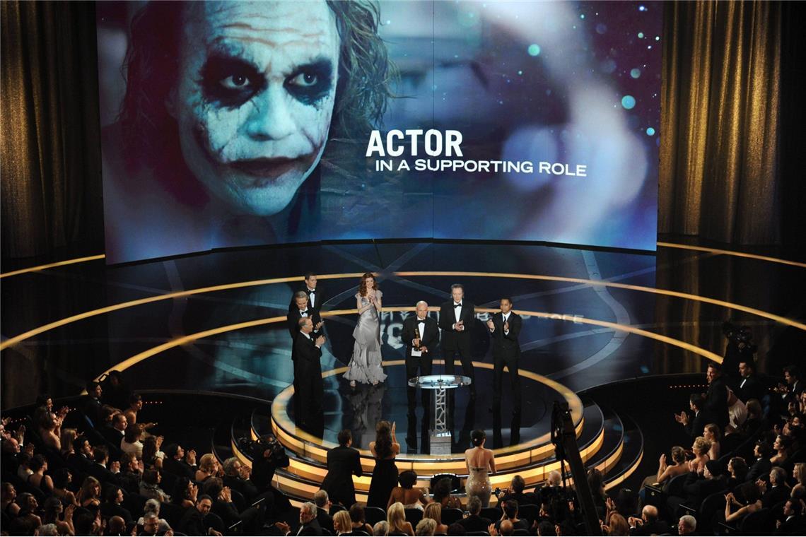 Diese 20 Oscar-Momente sind unvergessen <b>2009:</b> Posthum erhält Heath Ledger den Oscar für die beste männliche Nebenrolle. Der australische Schauspieler war ein Jahr zuvor an einer Überdosis gestorben.