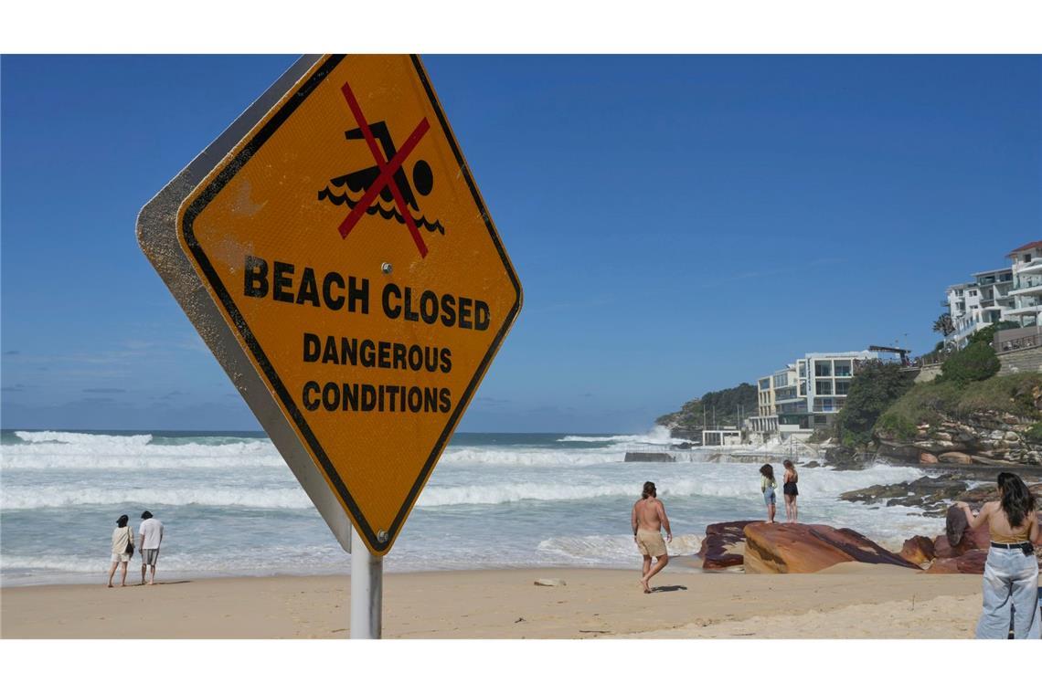 Monsterwellen in Sydney an berühmten Surfstränden Badegästen wurde geraten, die betroffenen Strände zu meiden.