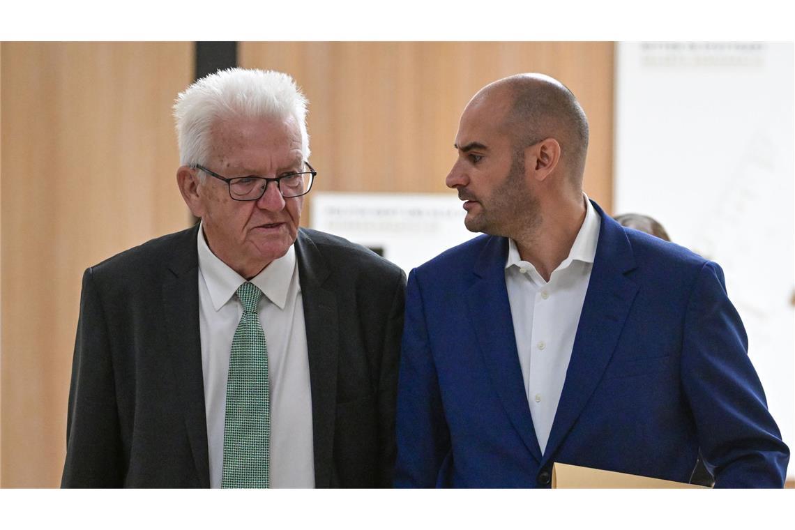 Kretschmann lässt Auswirkungen von Ampel-Aus auf Landeshaushalt prüfen Baden-Württembergs Ministerpräsident Winfried Kretschmann (links) und Finanzminister Danyal Bayaz