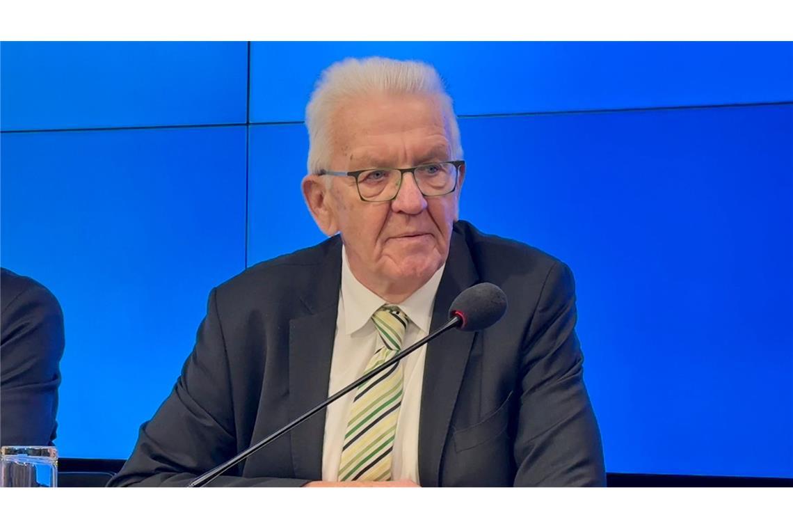 „Dramatische Lage“ – Land stellt zehn Forderungen für Autoindustrie an EU Baden-Württembergs Ministerpräsident Winfried Kretschmann wirbt für ein flexibleres Vorgehen bei Strafzahlungen.