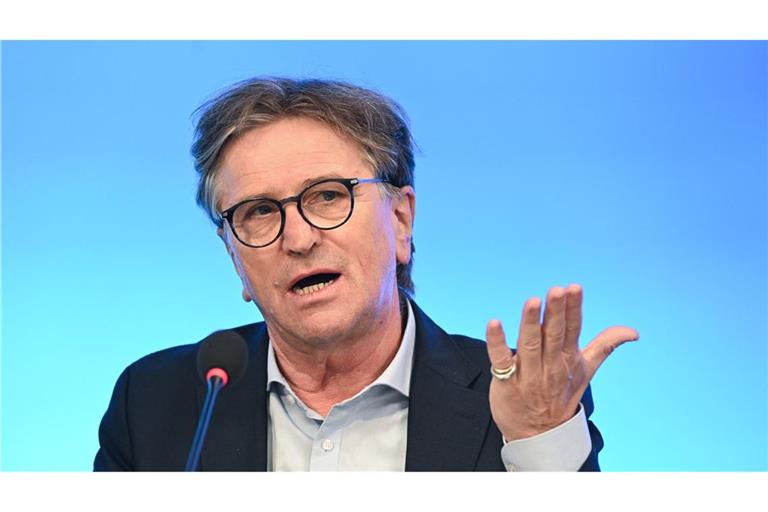 Baden-Württembergs Sozialminister Manfred Lucha (Grüne) hat mit seinem Interview eine rege Debatte ausgelöst.