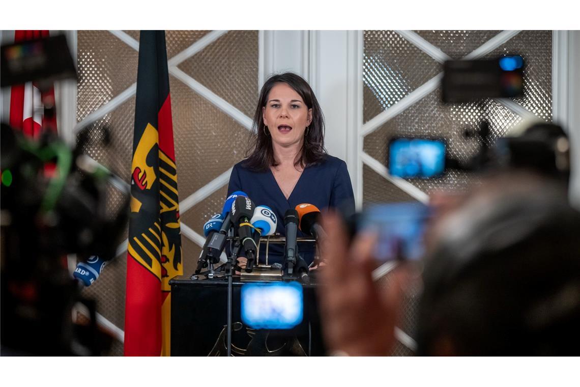 USA: Gespräche mit Syriens neuen Machthabern positiv Baerbock (Grüne) warnt vor einem Erstarken des Islamismus in Syrien.
