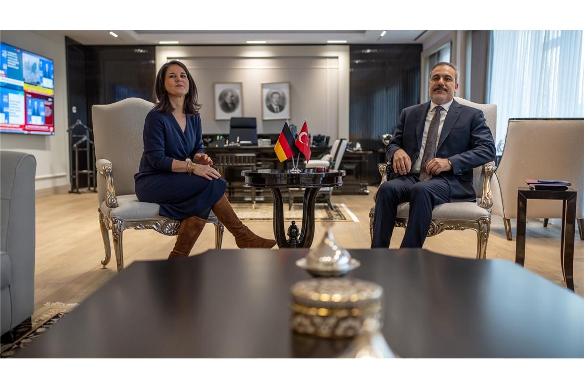 USA: Gespräche mit Syriens neuen Machthabern positiv Baerbock spricht in Ankara über die Lage in Syrien.