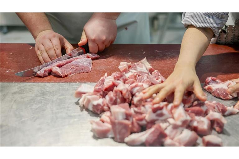 Bakteriell verunreinigtes Fleisch aus mehreren Metzgereien in Nordfrankreich hat eine Krankheitsserie mit 29 betroffenen Kindern und einem Todesfall ausgelöst. (Symbolbild)