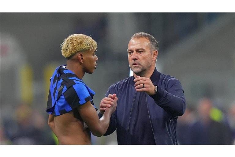 Barca-Trainer Hansi Flick mit seinem Superstar Lamine Yamal