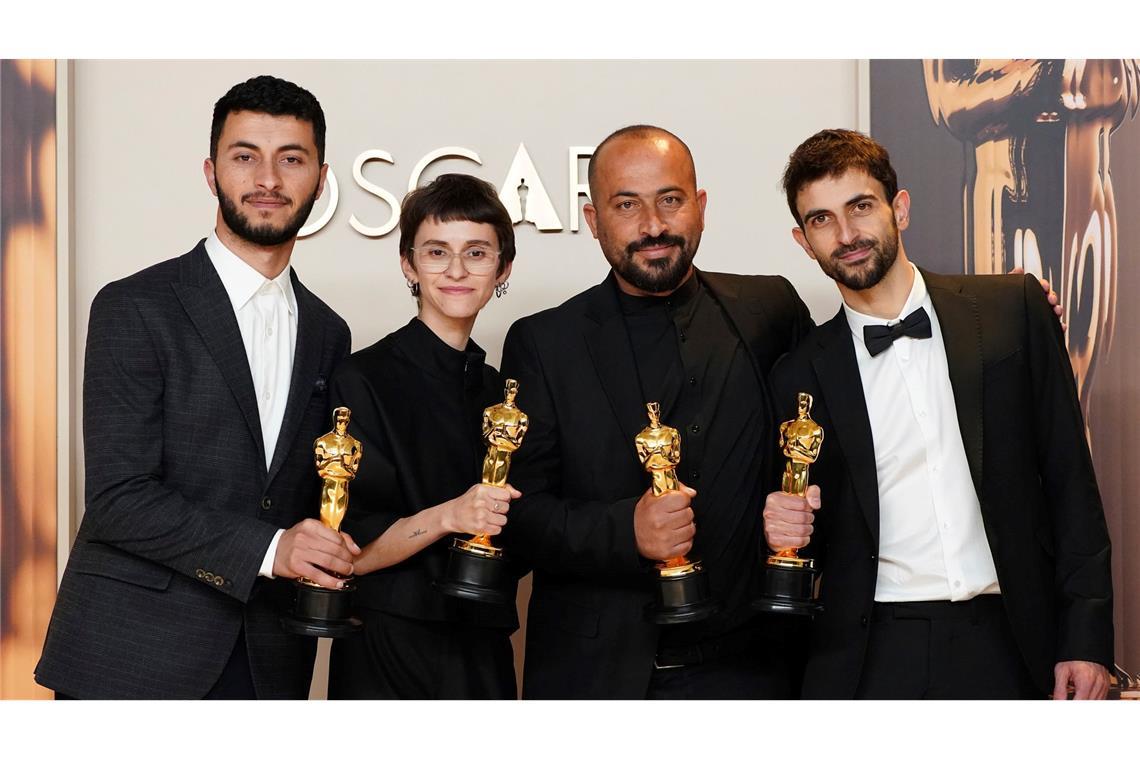Dokumentarfilm "No Other Land" gewinnt Oscar Basel Adra (l-r), Rachel Szor, Hamdan Ballal und Yuval Abraham haben einen Oscar für den besten Dokumentarfilm gewonnen.