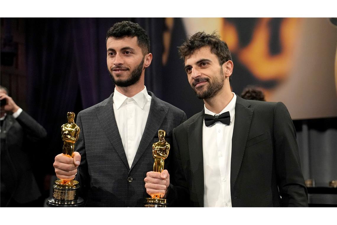 Oscars 2025: Kuscht Hollywood vor Trump? Basel Adra (l) und Yuval Abraham gewannen einen Oscar für den Dokumentarfilm "No Other Land".