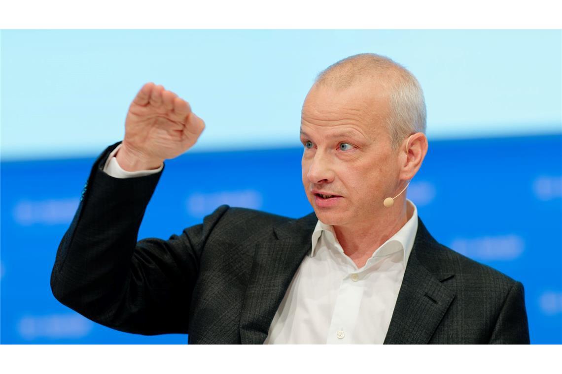 BASF-Chef Kamieth setzt weiter den Rotstift an.