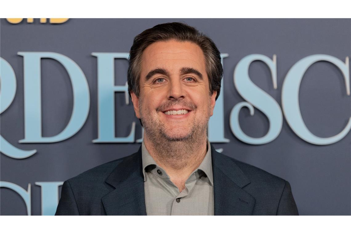 Bastian Pastewka spielt einen Hochstapler auf Mördersuche. (Archivbild)