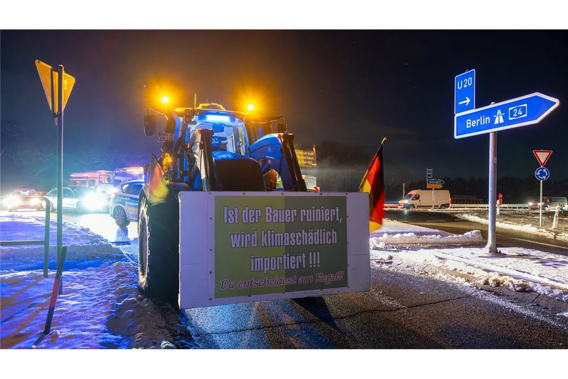 Bauernprotest blockiert A24 bei Kremmen