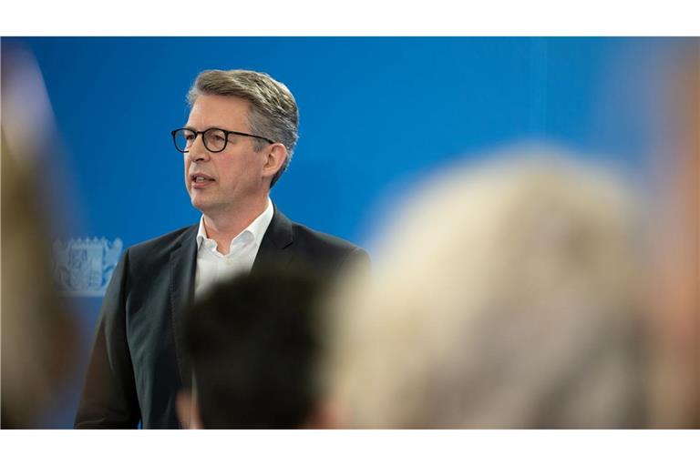 Bayern Kunstminister Markus Blume will mit der Rückgabe der Werke einen "Versuch der Wiedergutmachung in Richtung der Opfer unternehmen". (Archivbild).