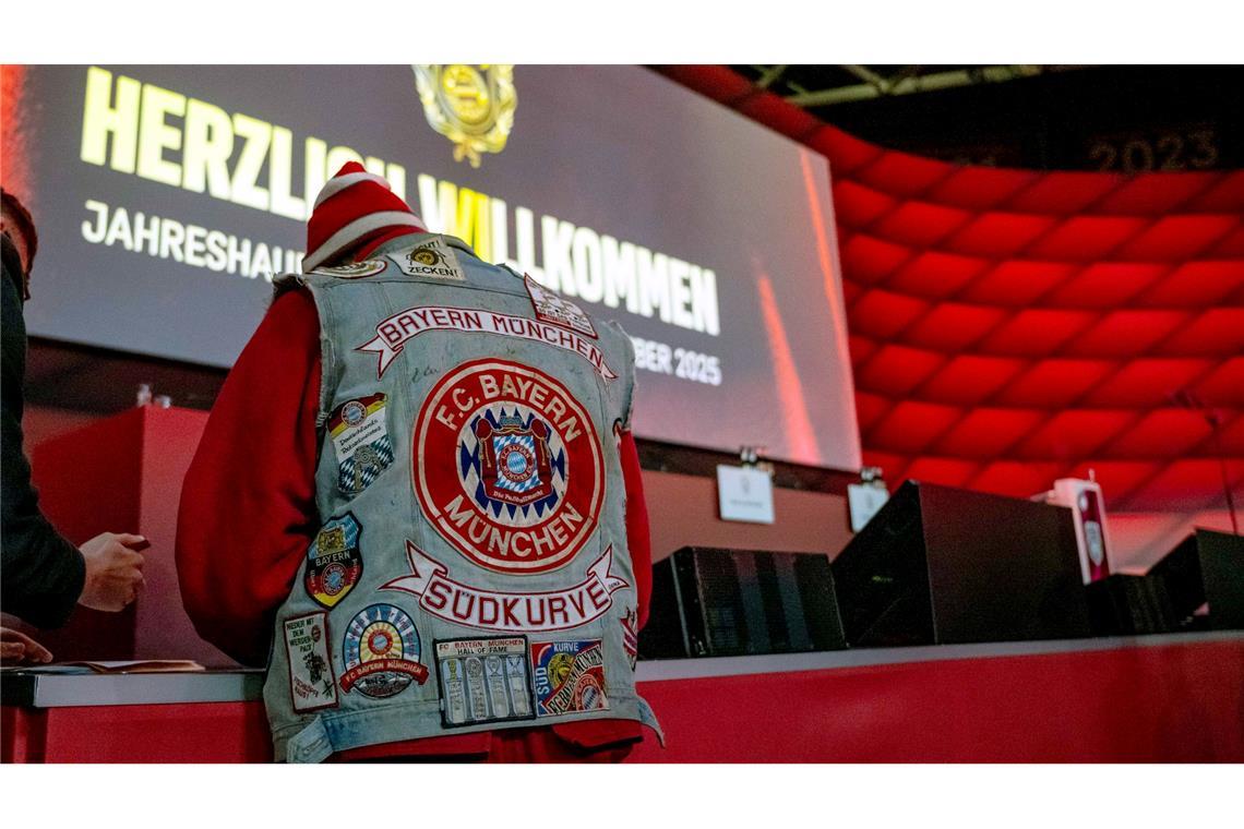 Bilder des Tages Bayern-Mitgliederversammlung: Präsidium vor Neuwahl