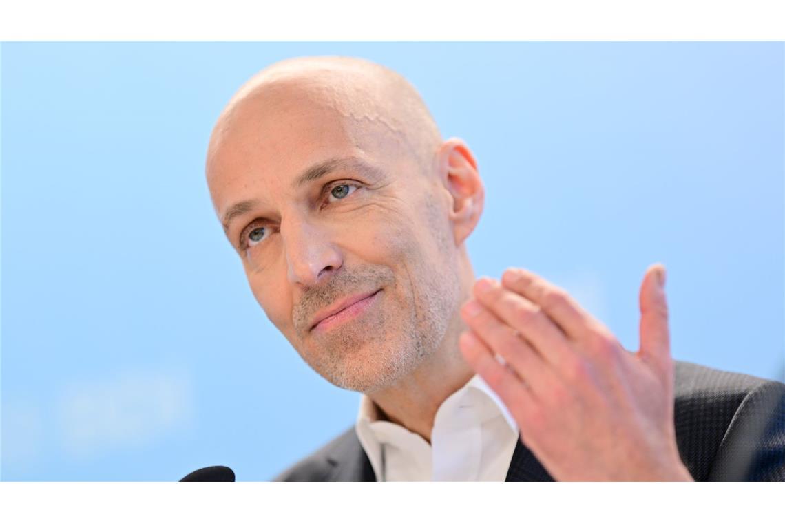 BDI-Präsident Peter Leibinger kritisiert die Bundesregierung. (Archivbild)