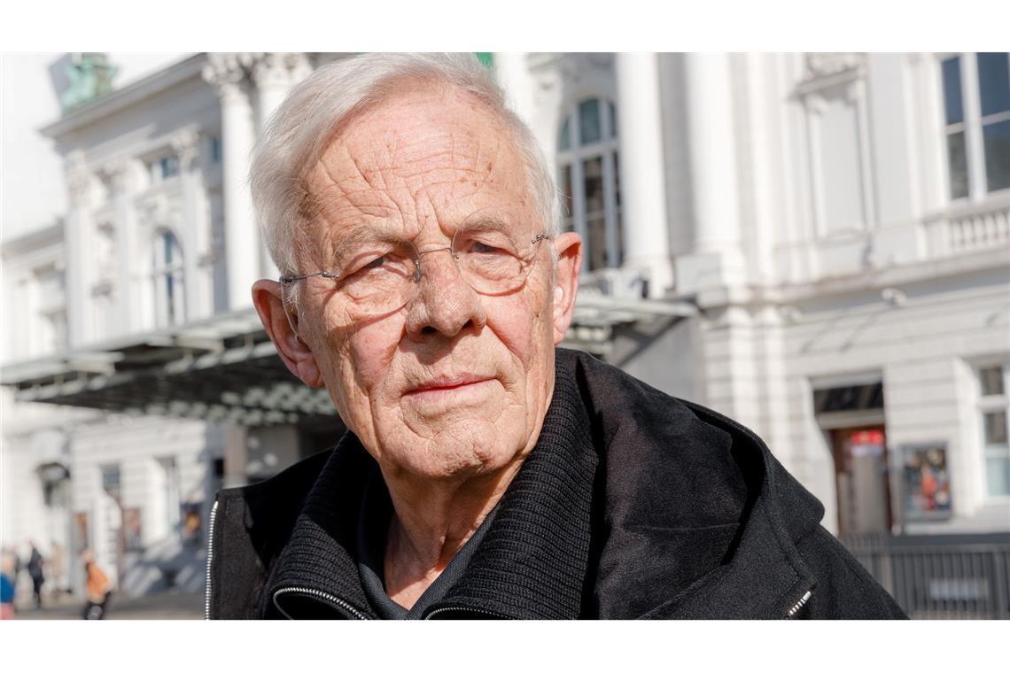 Becker feierte sowohl auf der Bühne als auch im Film und im Fernsehen Erfolge.