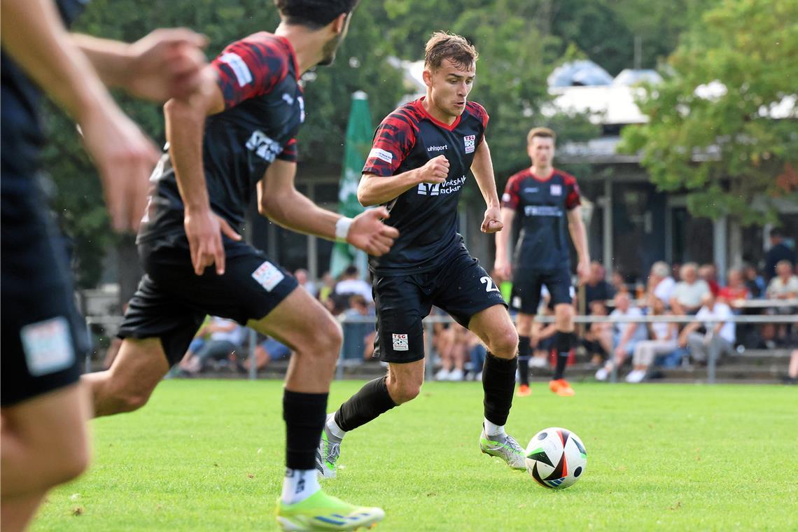 TSG Backnang: Mit einem Jahr Anlauf in die Startformation Bei Backnang derzeit regelmäßig von Beginn an am Ball: Lukas Hornek, der vor einem Jahr aus Großaspach kam. Foto: Alexander Hornauer