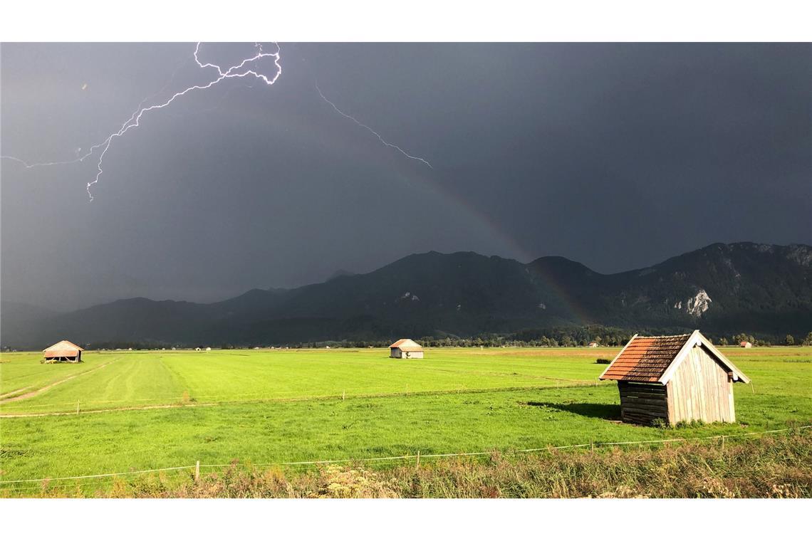 Drei Tote bei Blitzschlag in Österreich Bei Bergwanderungen sind Gewitter eine besonders große Gefahr. (Symbolbild)