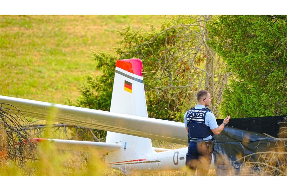 Pilotin stirbt bei Absturz mit Segelflugzeug Bei dem Absturz starb die 58-jährige Pilotin.