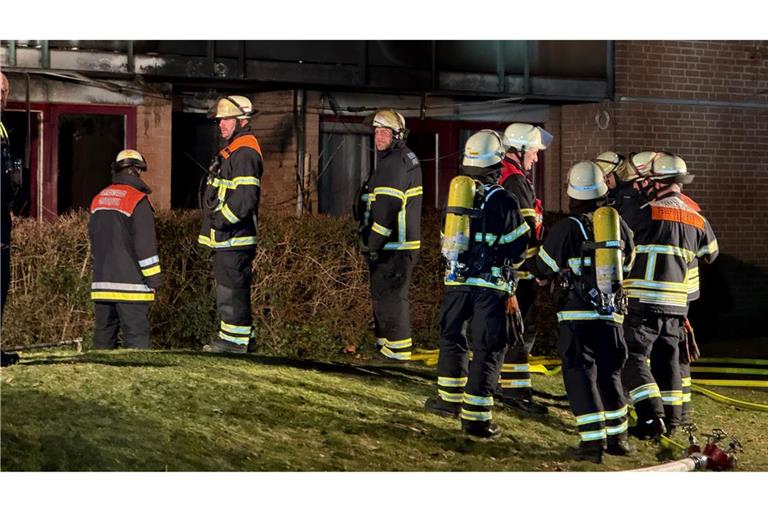 Bei dem Brand in einer Hamburger Seniorenwohnanlage kam für einen Mann jede Hilfe zu spät.