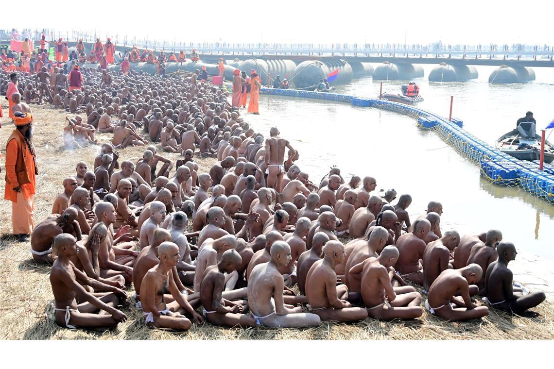 Feuer bei weltgrößtem Pilgerfestival in Indien Bei dem Fest wollen Gläubigen sich von ihren Sünden reinigen und aus dem Kreislauf von Geburt und Tod befreien.