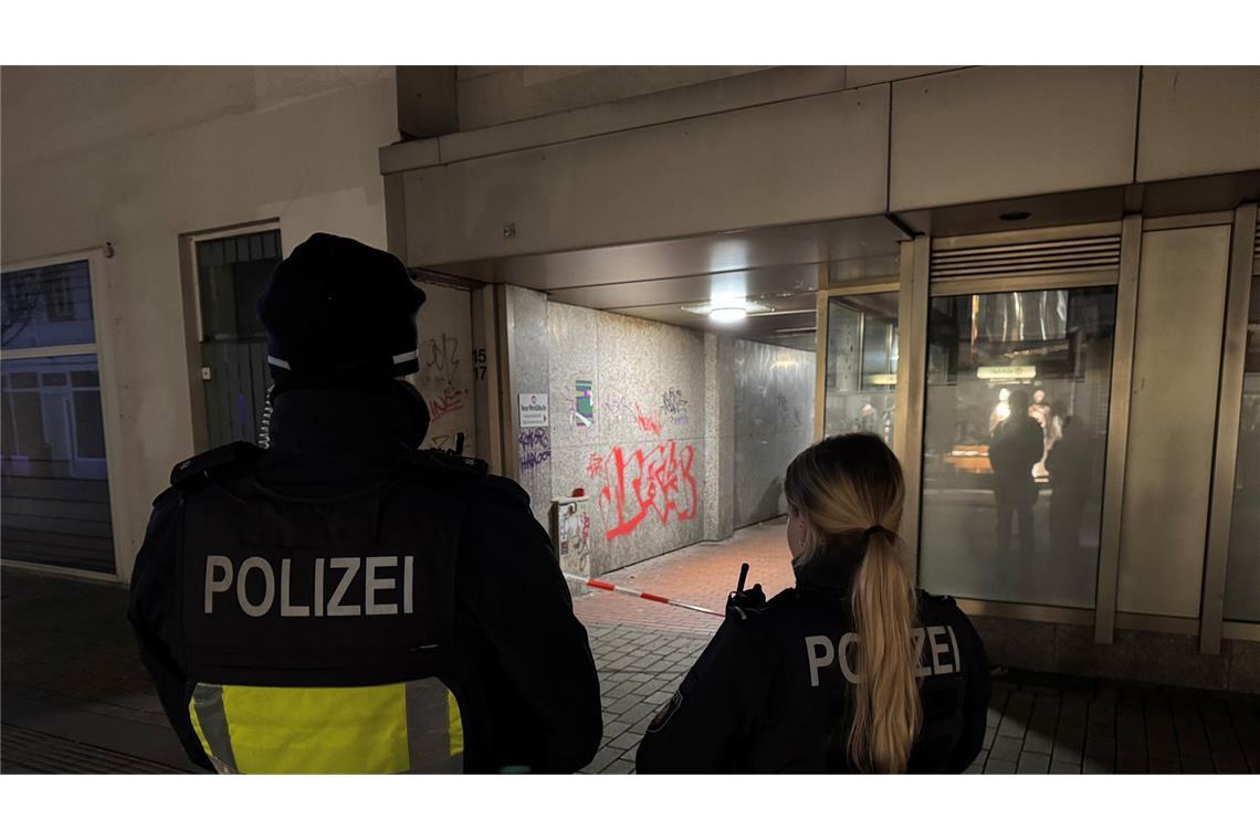 Bei dem Messerangriff wurde ein 16-Jähriger lebensgefährlich verletzt.