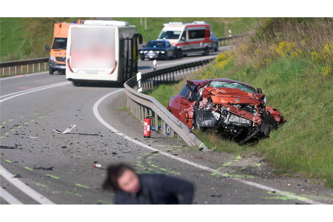 Bei dem Unfall starb eine Frau, weitere Menschen wurden leicht verletzt.