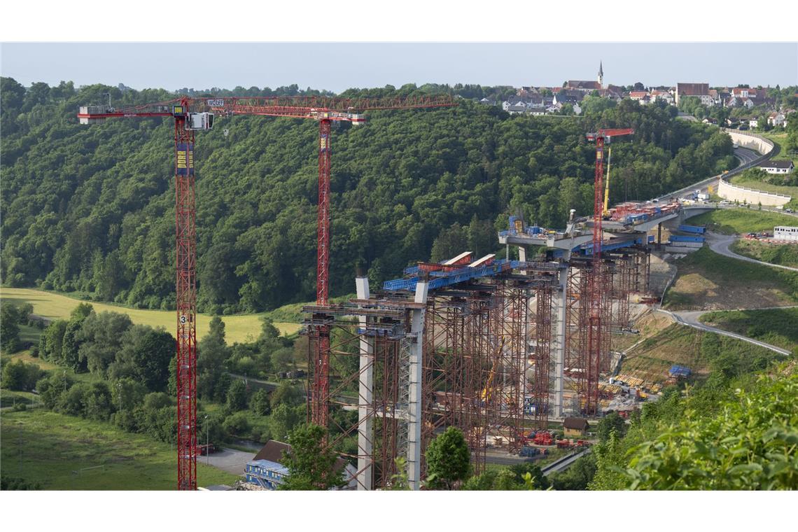 Strafverfahren gegen Kranführer nach Gondelabsturz Bei dem Unglück kamen drei Arbeiter ums Leben.