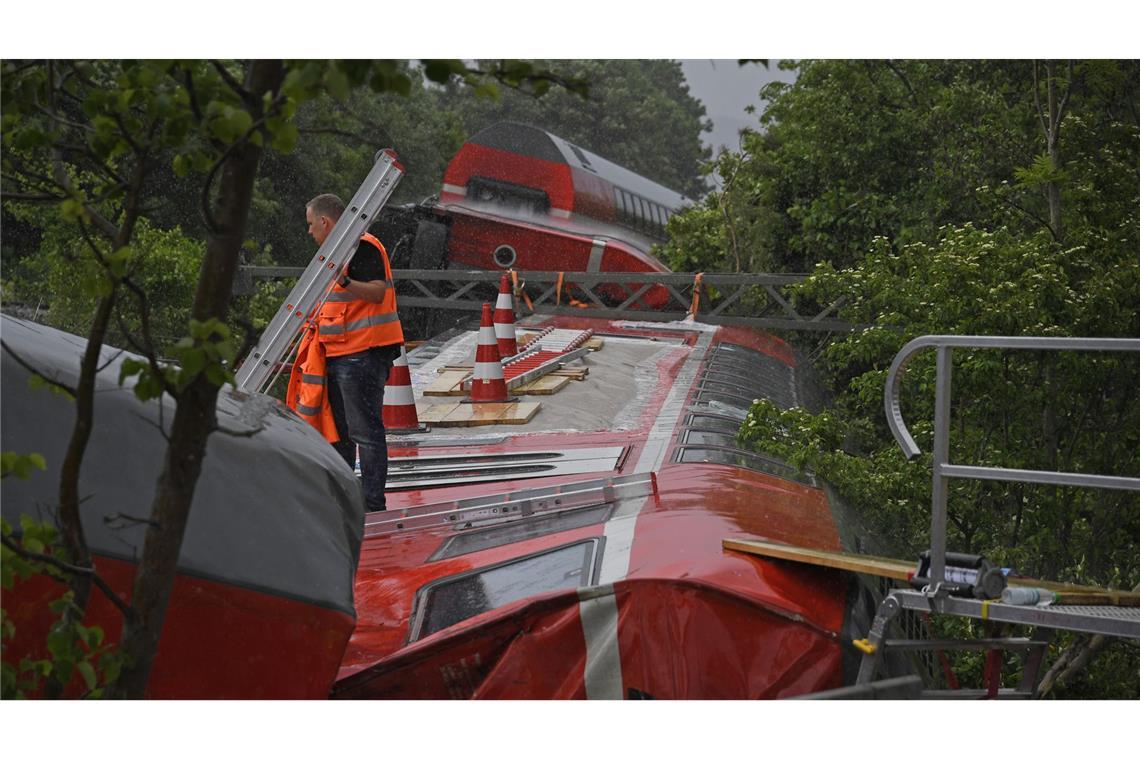 Bei dem Zugunglück waren fünf Menschen ums Leben gekommen.