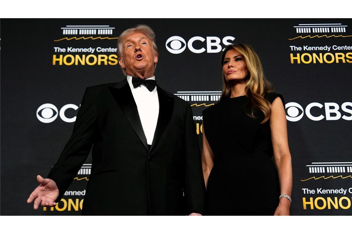 Bei den diesjährigen Auszeichnungen im Kennedy Center sind US-Präsident Donald Trump und First Lady Melania Trump dabei - anders als früher.