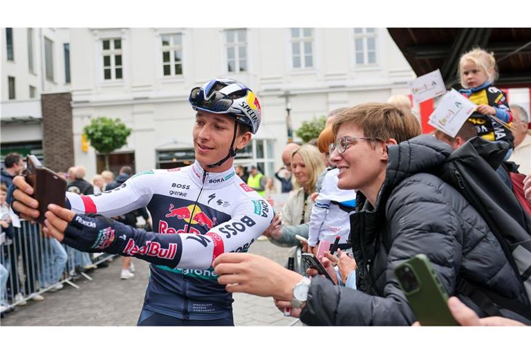 Bei den Fans im Mittelpunkt: Florian Lipowitz