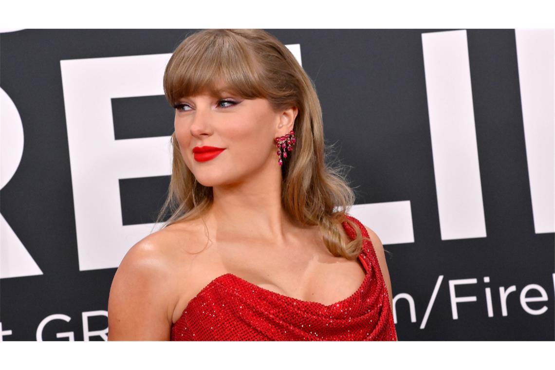 Warum war Taylor Swift nicht bei den AMAs? Bei den Grammys im Februar 2025 war sie noch dabei: Taylor Swift.