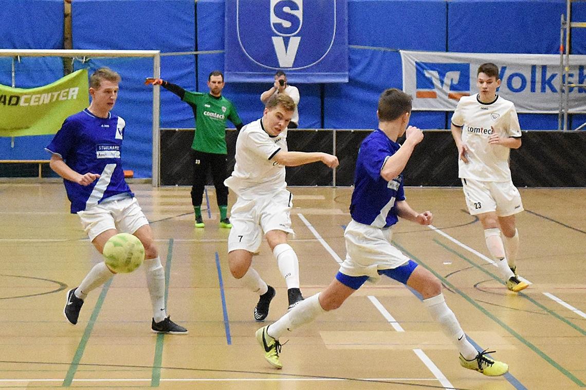 Hallenturniere der Amateurkicker: Der Fußball-Budenzauber ist zurück Bei den Hallenturnieren des SV Unterweissach (Foto) und des TSV Oberbrüden wird wieder gespielt. Foto: Tobias Sellmaier