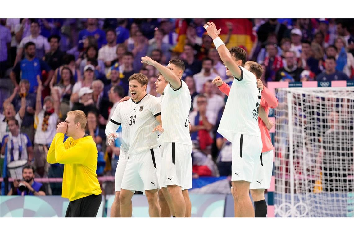 Bei den Olympischen Spielen 2024 feierten Deutschlands Handballer nach dem "Wunder von Lille". (Archivbild)
