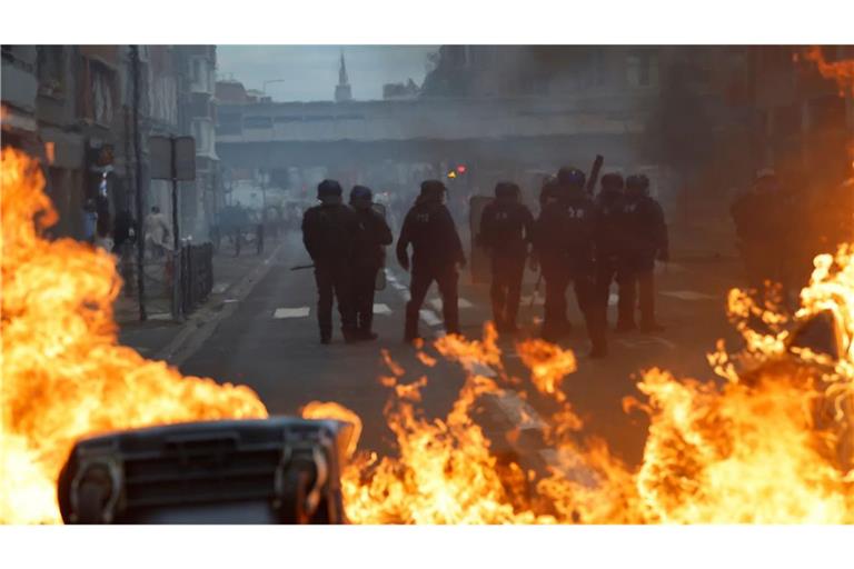 Bei den Schulprotesten in Frankreich sind zahlreiche Menschen festgenommen worden.