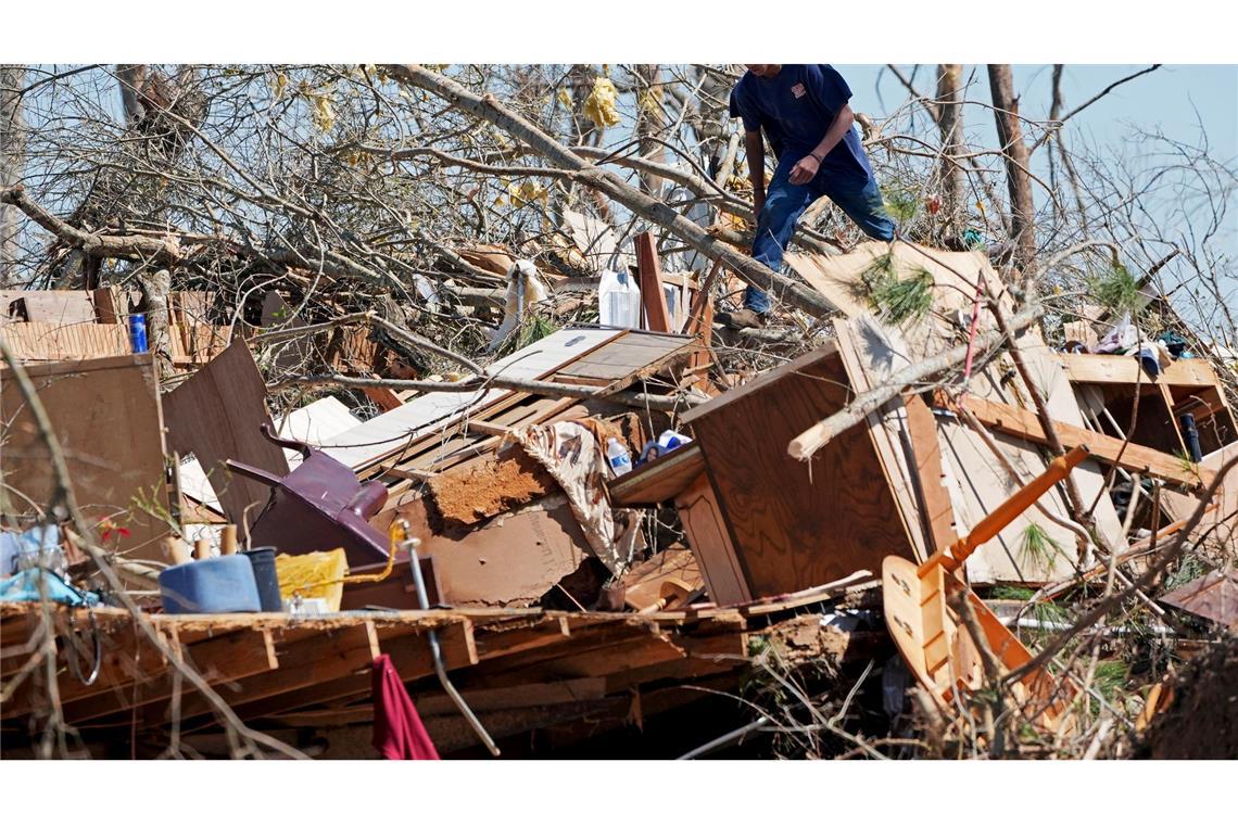 USA: Zahl der Opfer nach Unwettern steigt auf mindestens 40 Bei den Tornados wurden - wie hier in Mississippi - Häuser komplett zerlegt.