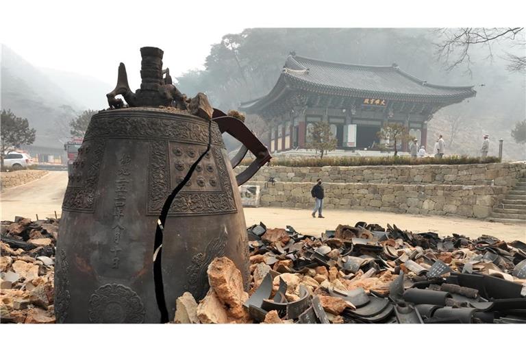 Bei den verheerenden Bränden in Südkorea sind 26 Menschen ums Leben gekommen.