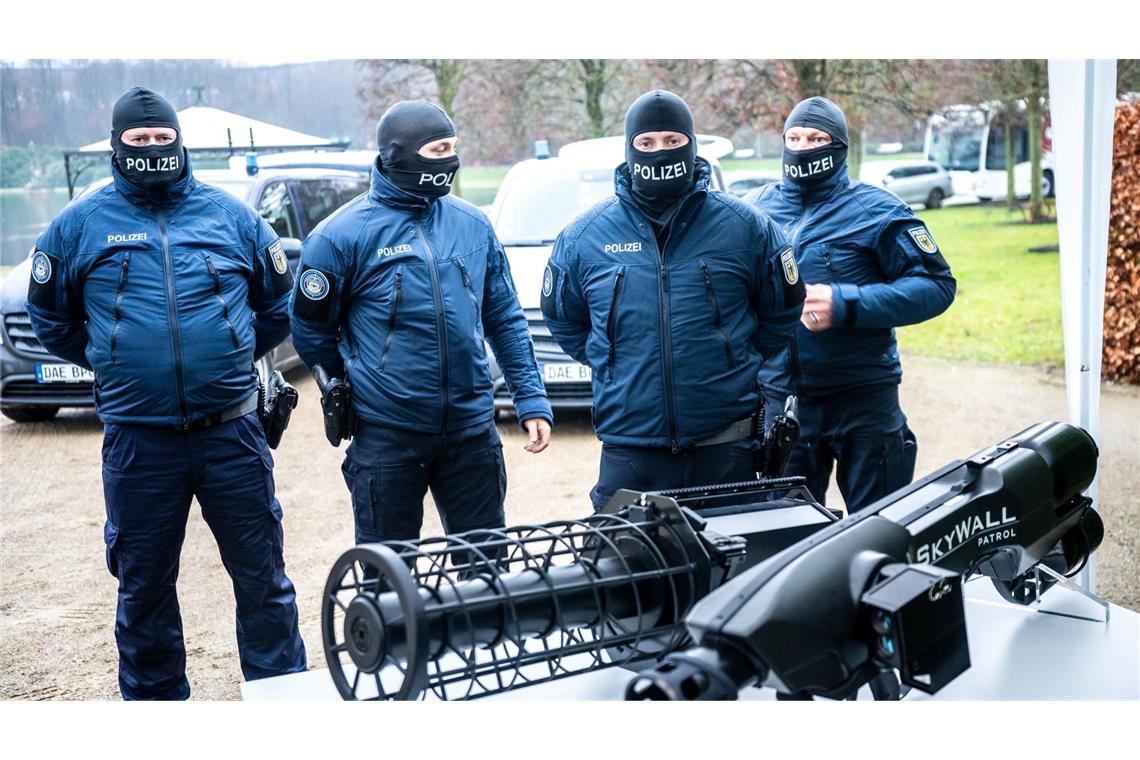 Bei der Abwehr von Drohnen wollen Bund und Länder künftig enger zusammenarbeiten.