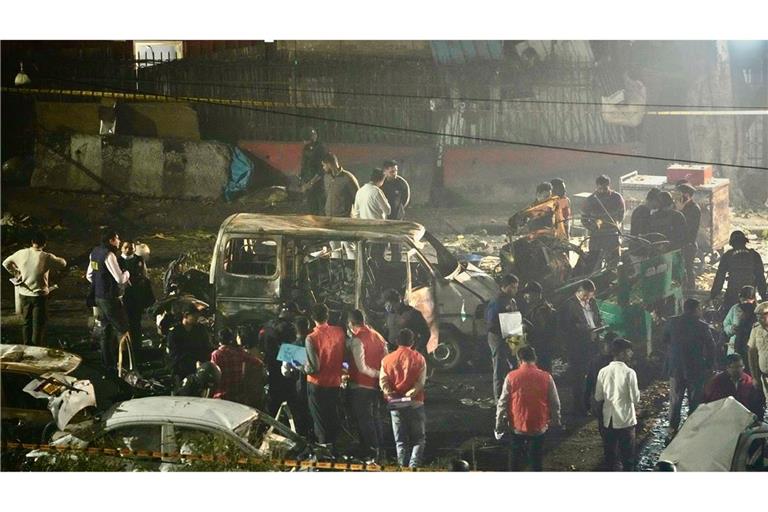 Bei der Autoexplosion kamen mehrere Menschen ums Leben.