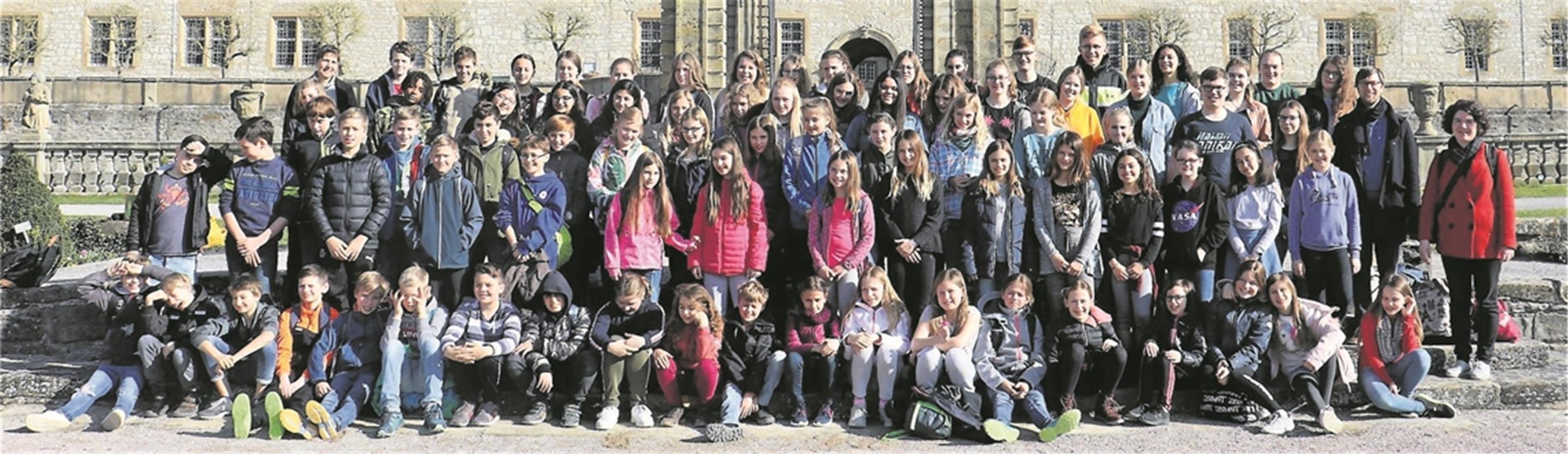 Gymnasium bringt eigenes Musical auf die Bühne Bei der Chorfreizeit auf Schloss Weikersheim reift die Idee für eine eigene Musikerzählung. Foto: privat