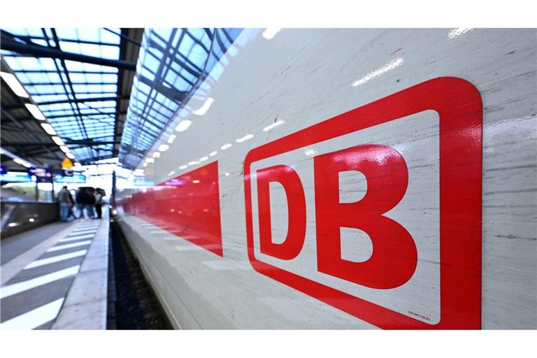 Bei der Deutschen Bahn kommt es zu Verzögerungen. (Symbolbild)