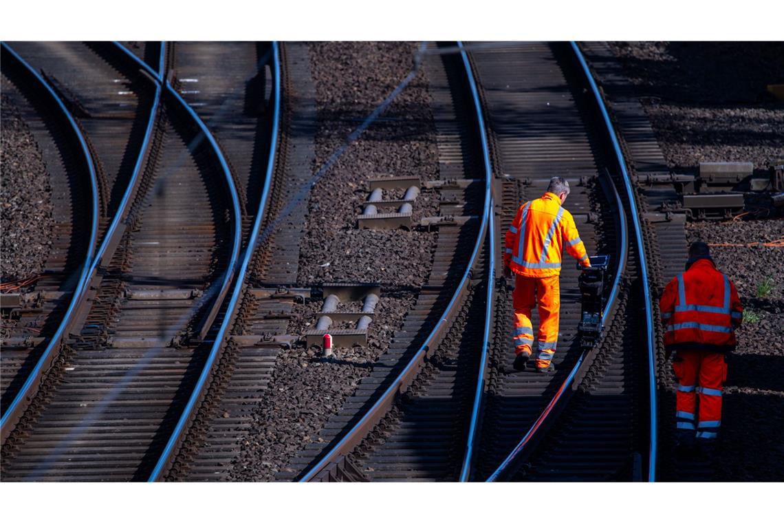 Bahn plant viele Vollsperrungen auf Regionaltrassen Bei der Deutschen Bahn läuft es nicht rund. Und es soll noch schlimmer kommen.